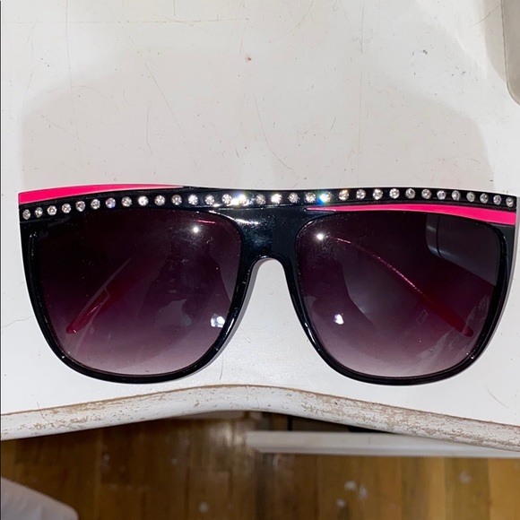 SNOOKI sunglasses - Picture 1 of 4
